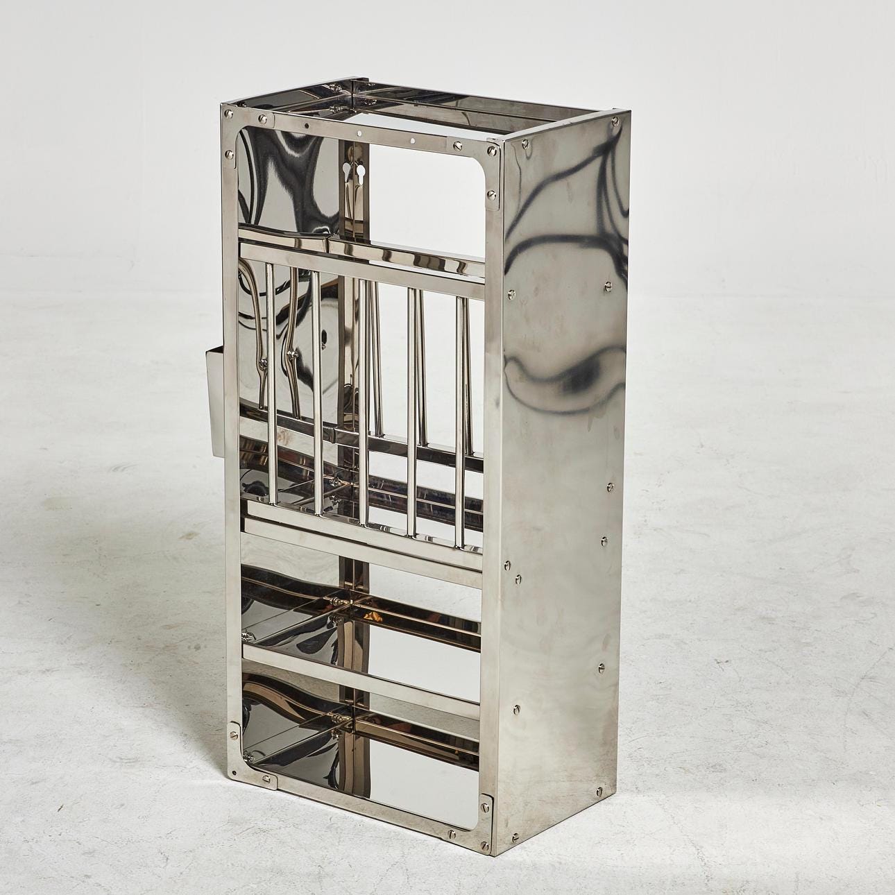 Handcrafted Stainless Steel Indian Plate Rack: Minimalist Kitchen