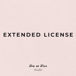 Puede incluir: Gráfico digital con las palabras "EXTENDED LICENSE" en negrita, en negro. Debajo, la frase "Tea at Five Studio" en letra cursiva, todo sobre un fondo rosa pálido.