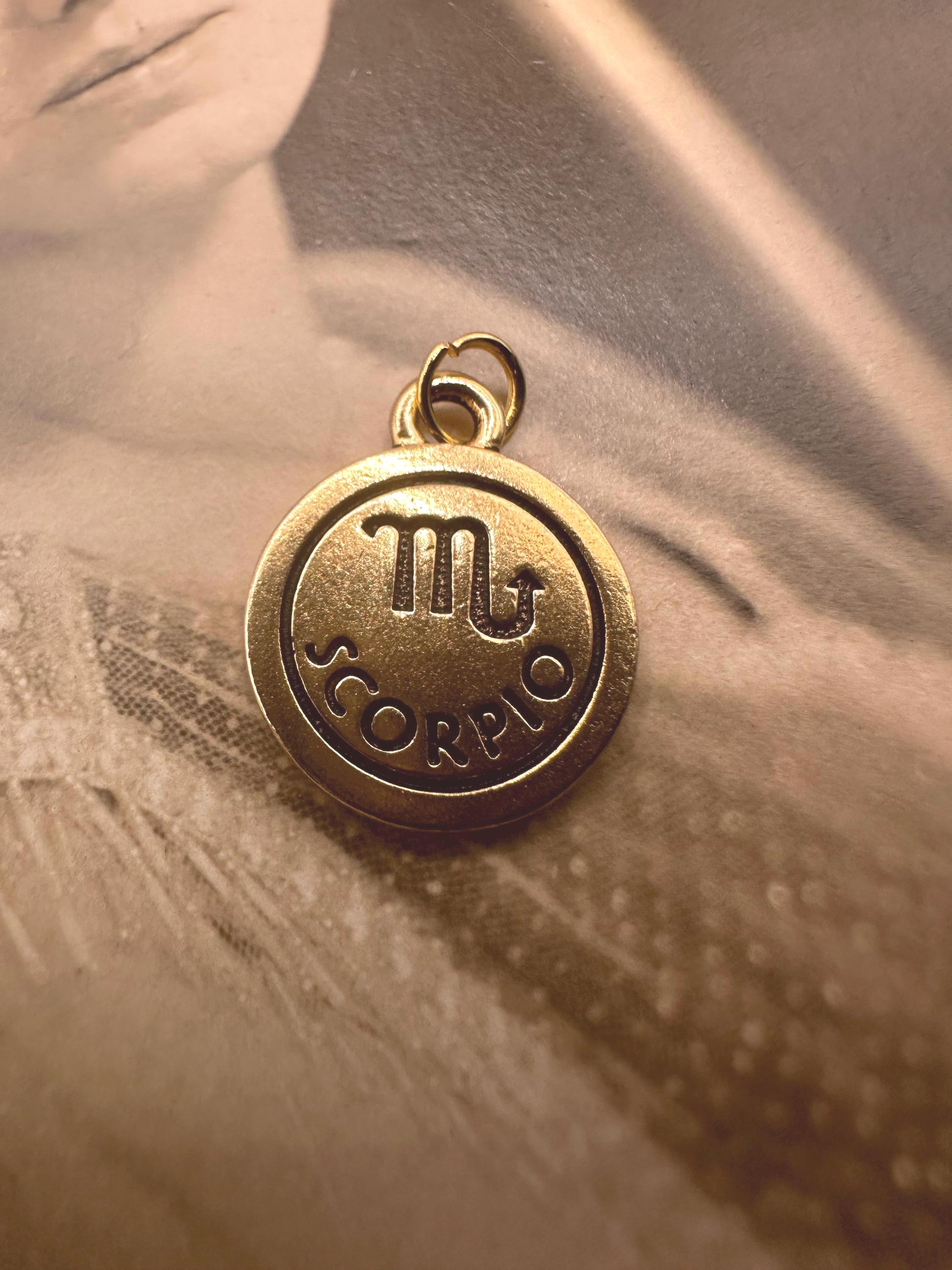 Vintage Style Goldtone ZODIAC SCORPIO ROUND Pendant Charm