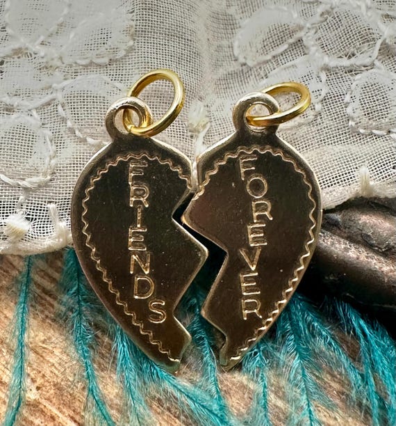 Vintage Raw Brass FRIENDS FOREVER HEART Charm for Necklace Pendant Earrings Bracelet Gold Stamping Bracelet Jewelry Making 2 Piece Set Gift