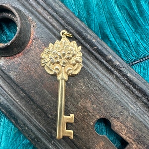 Vintage Raw Brass Victorian FLORAL SKELETON KEY Charm Pendant For Necklace Gold Flowers Romantic Gift for Her