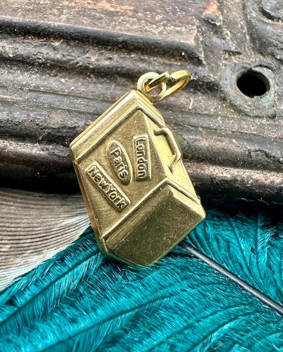 Vintage Raw Brass LUGGAGE TRAVEL SUITCASE Charm for Necklace Pendant Gold Stamping Gift for Her Dainty Jewelry Romantic Lover Gift Idea