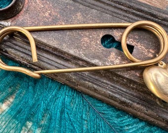 Vintage Raw Brass Big Kilt Safety Pin PUFFY HEART CHARM Pin Gold