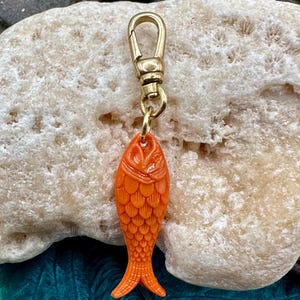 Vintage Raw Brass Clip On Charm GERMAN Resin CORAL FISH for Necklace Holder Pendant Gold Bracelet Small Lobster Claw Clasp Chunky Orange