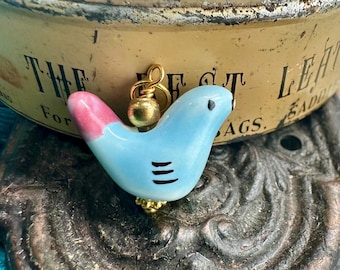 Vintage Style Hand bemalt Blau Rosa PORZELLAN VOGEL CHARM für Halskette Anhänger Keramik Geschenk für ihre Vogel-Liebhaber-Goldschmuck machen Bead