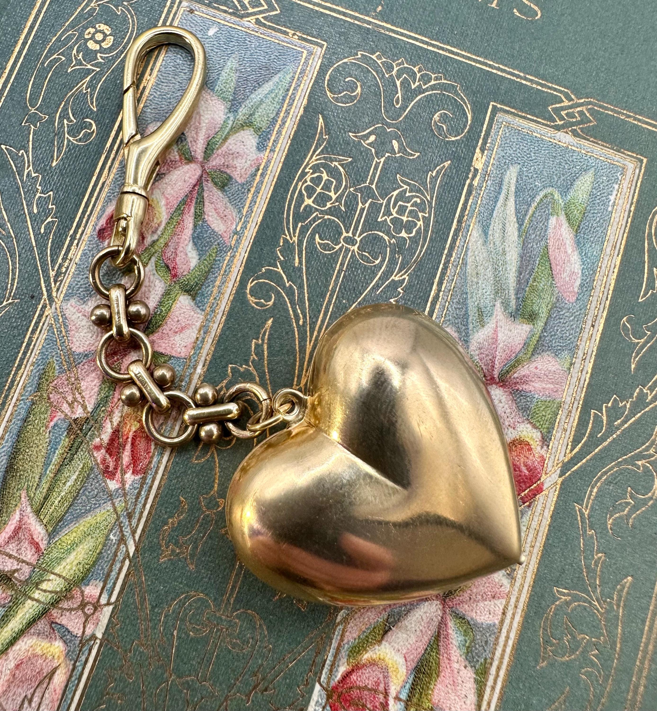 ❤️LIMITED 80s CHUNKY GOLD CHARM STATEMENT BELT PEARLS HEART COIN PERFUME BOTTLES Chanel Vintage Rare Perfume Bottle Chain Belt – Classic Coco  main image 3