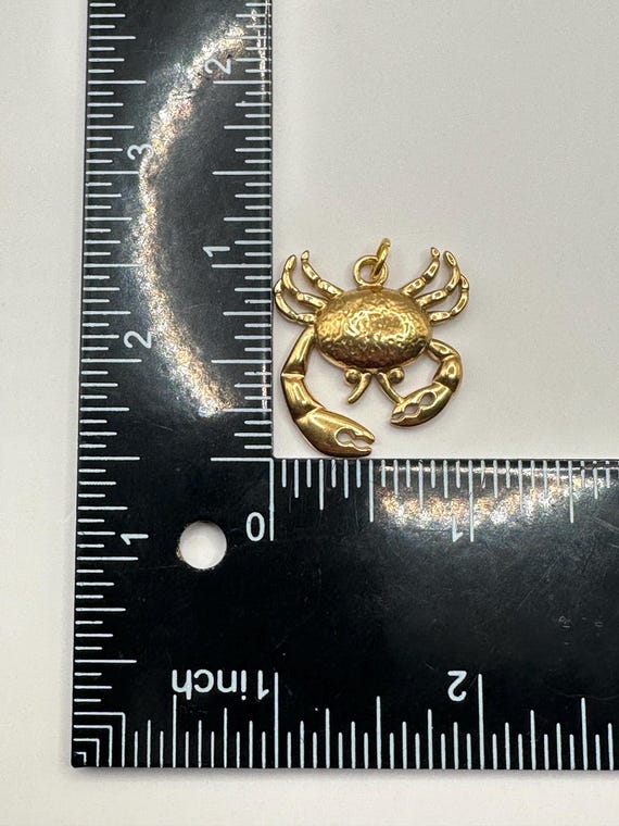 Pendentif Vintage Crabe En Résine - Bijou Des Années 1970 - Occasion