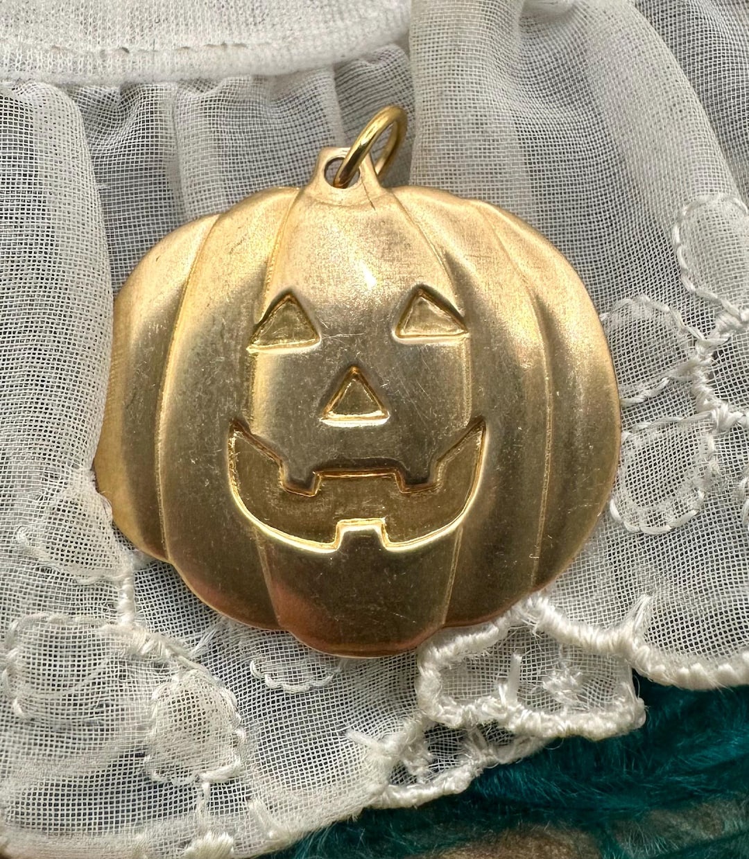 Vintage Raw Brass Gold PUMPKIN JACK O LANTERN Halloween Charm Pendant ...