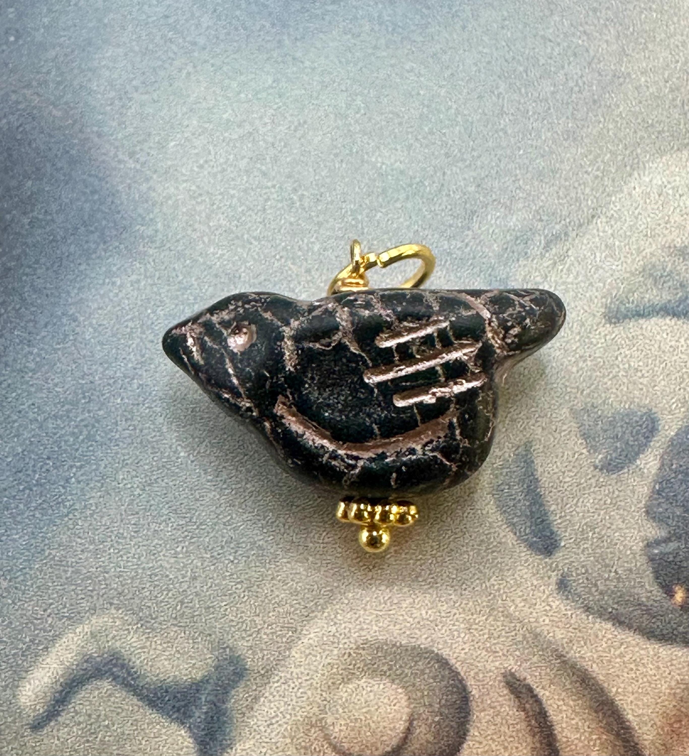 アクセサリー OLD CROW Vintage Style BLACK GOLD Little Crow BIRD Czech Glass Bead Charm