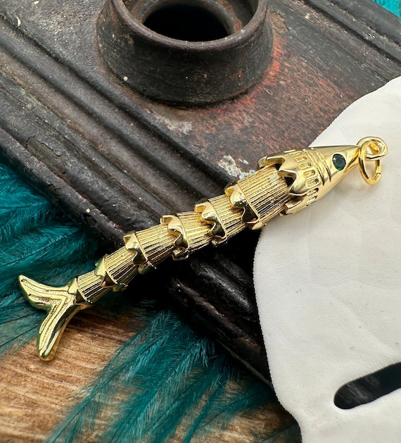 Maori Fishhook Pendant On String, Women's Fashion, Jewelry & Organizers...