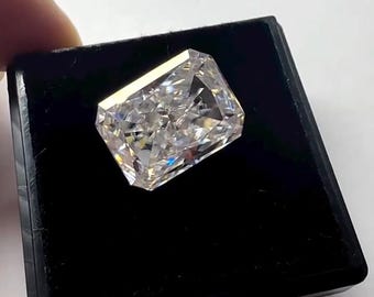 Certified 2 Carat Radiant Cut Loose Moissanite Stone | D Color VVS1 Clarity | Brilliant Faceted Loose Gem Sparkling