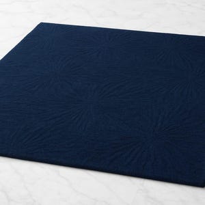 Navy Blue Wool Rug: Modern Textured Floral Carpet