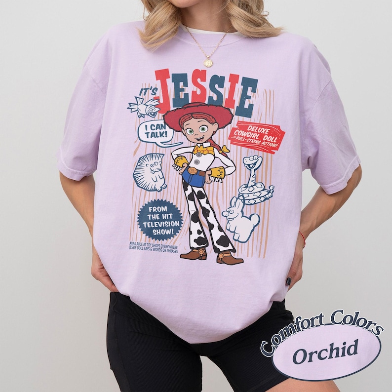 Rolig Pixar Toy Story Jessie Retro Comfort Colors T-shirt, Woody's Roundup T-shirt Disney Cowgirl T-shirt, Disneyland Family Girl 2026 Trip T-shirt Orchid