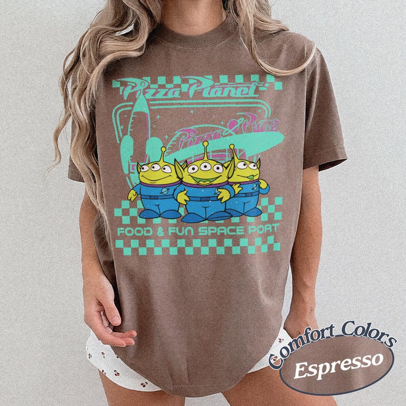 Pizza Planet Aliens Comfort Colors T-shirt, Toy Story Mat Rymden Port T-shirt Espresso