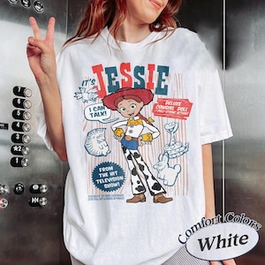Rolig Pixar Toy Story Jessie Retro Comfort Colors T-shirt, Woody's Roundup T-shirt Disney Cowgirl T-shirt, Disneyland Family Girl 2026 Trip T-shirt White