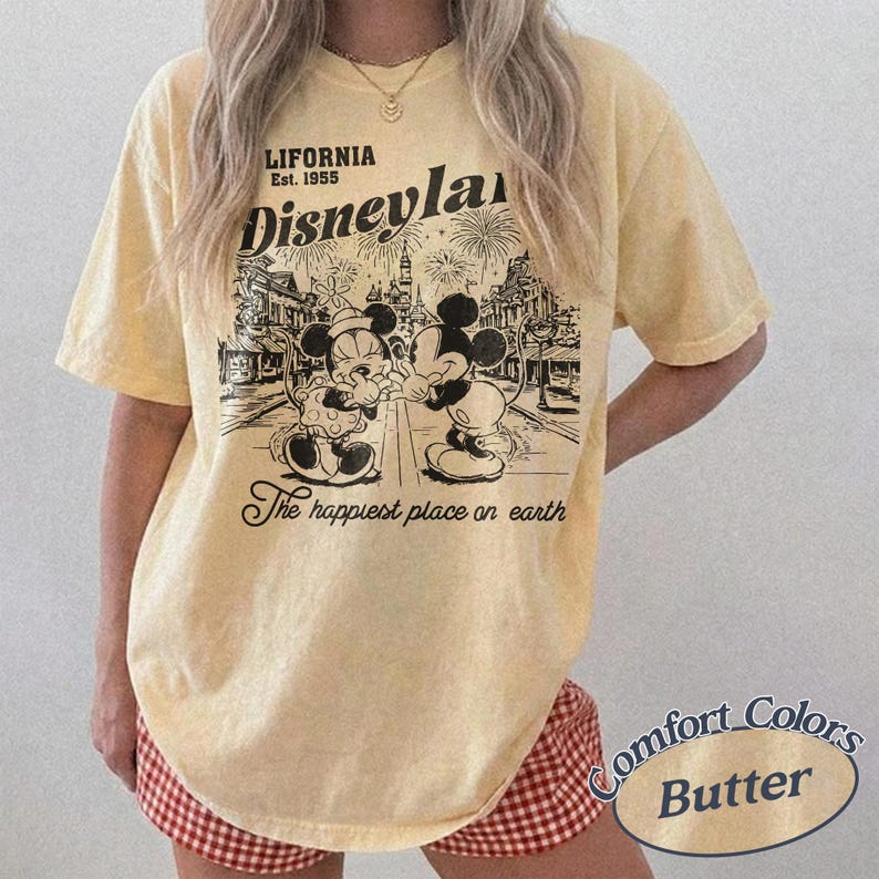 Camiseta retro de Mickey y Minnie de Disneyland de Comfort Colors, camiseta de Disneyland California Est. 1955, camiseta de Mickey y sus amigos, camiseta de vacaciones de Disney Butter