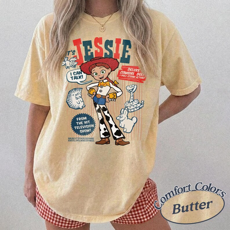 Rolig Pixar Toy Story Jessie Retro Comfort Colors T-shirt, Woody's Roundup T-shirt Disney Cowgirl T-shirt, Disneyland Family Girl 2026 Trip T-shirt Butter