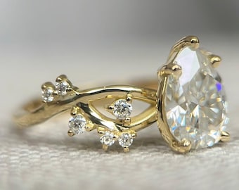 Floral Pear Cut Moissanite Engagement Ring | Vintage 14K Gold Wedding Ring | Nature Inspired Promise Ring for Women | Diamond Bridal Ring