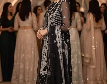 Traje pakistaní de gasa bordada negra • Salwar Kameez de boda con hilo plateado