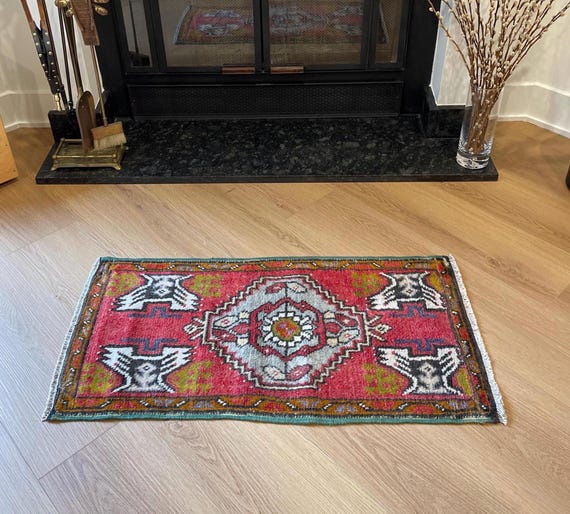 Small Vintage Turkish Rug 20 x 38 in, Hand Knotted Anatolian Wool Accent Rug, Faded Red Entryway Mat 50x96 cm - hand-loomed wool area rug, natural dyes