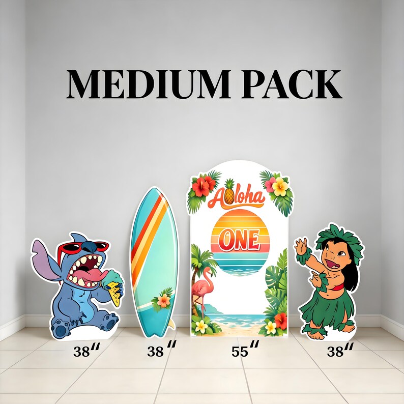 K&ouml;nnte beinhalten: Ein Medium-Pack mit hawaiianischen Ausstanzungen. Enth&auml;lt eine blaue Cartoonfigur mit Sonnenbrille, ein Surfbrett, ein Schild mit "Aloha ONE" und ein M&auml;dchen in einem Grasrock. Das Schild ist 140 cm hoch, die anderen Ausstanzungen sind 97 cm hoch.