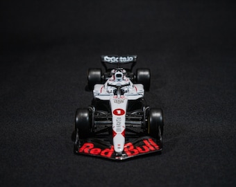 Max Verstappen 2025 Japan GP Model-Bburago F1 1:43 Red Bull RB21