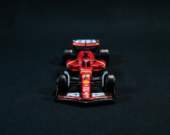 Ferrari 2024 F1 Modelo 1:43 – Bburago, Charles Leclerc, Carlos Sainz