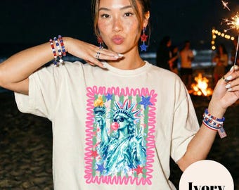 Statue of Liberty Shirt, Funny Bubble Gum Patriotic Tee, 4th of July Women, Independence Day Gift, Retro Groovy American Graphic