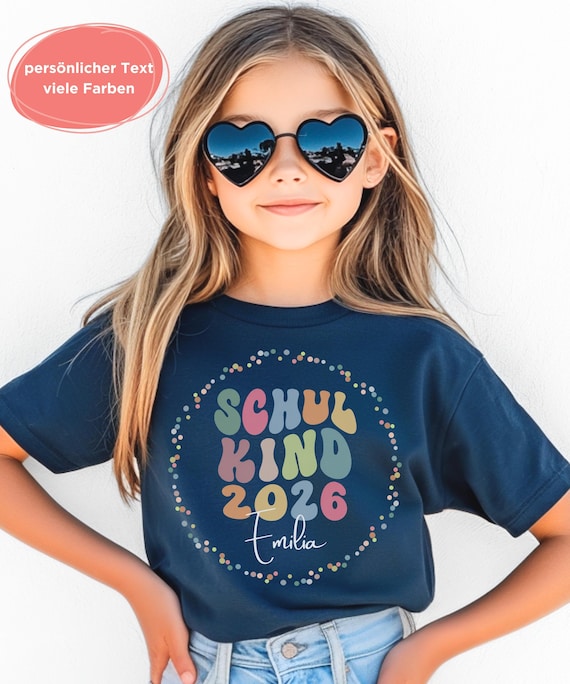 Schulkind T-Shirt 2026 | Geschenk Einschulung personalisiert mit Name | Schulanfang Shirt als Einschulungsgeschenk | erster Schultag