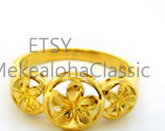 Triple 3-D Plumria flower 8mm Hawaiian Heirloom 14k gold Ring w Black Enamel Borders or Gold edge Circle frame