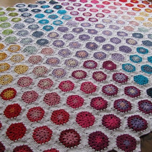 Colour Wheel Hexagon Blanket PDF-pattern image 1