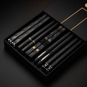 Elegantes japanisches koreanisches Essstäbchen-Set mit 5 Paaren - Wiederverwendbare Sushi-Stäbchen aus Legierung, langlebiges Metallgeschirr, umweltfreundliches Küchengeschenk