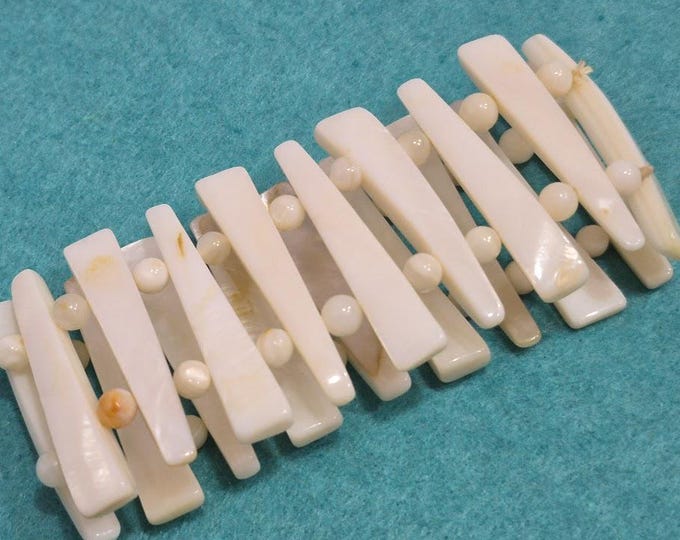 Opalescent Mother-of-Pearl Stretch Bracelet - 70s Boho Coastal Surfer Vibes