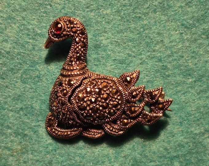 Vintage 925 Sterling Silver Marcasite Swan Brooch
