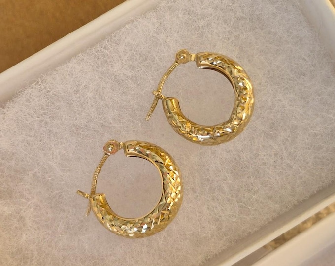 Vintage 14k Yellow Gold 12.7 mm JCM Round Diamond-Cut Hoop Earrings
