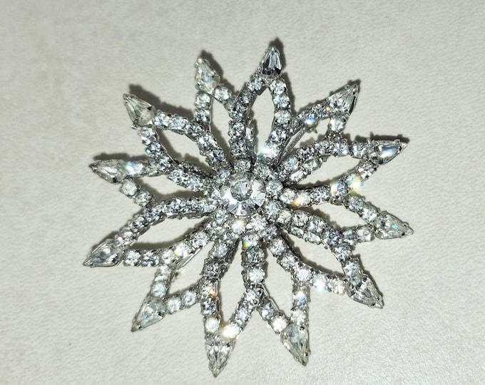 Vintage Rhinestone Flower-Shaped Brooch