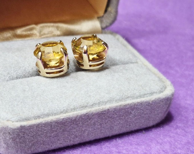 Vintage Citrine Glass and Gold Tone Pierced Stud Earrings