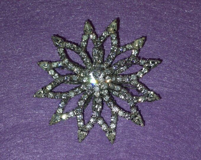 Vintage Rhinestone Flower-Shaped Brooch