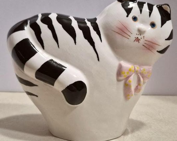 Vintage 80s Cat Figurine by Albert E. Price