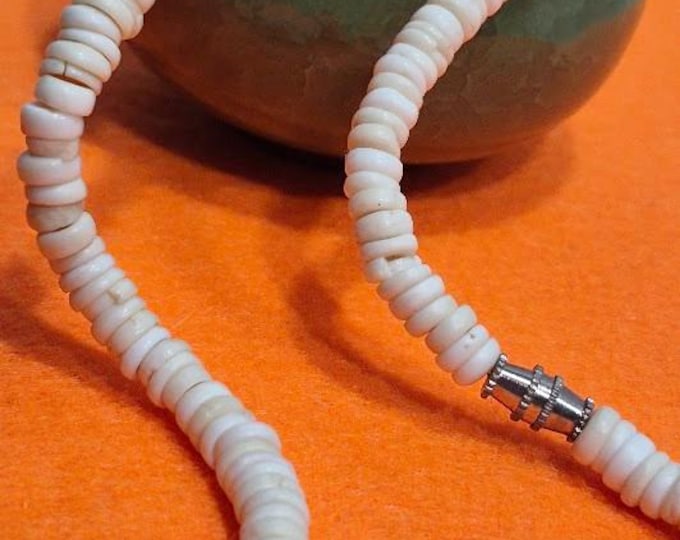 Natural Puka Shell Choker Necklace -- Vintage