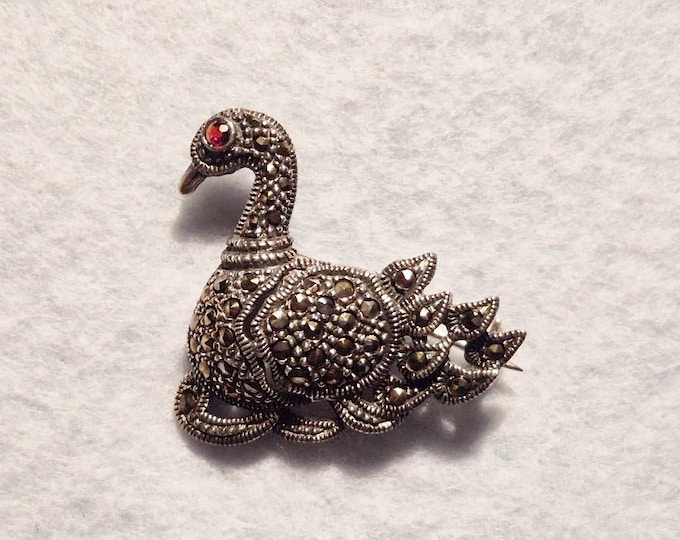 Vintage 925 Sterling Silver Marcasite Swan Brooch