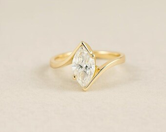 Marquise Cut Moissanit Diamant Statement Ring in Gelbgold-Finish, Eleganter Brautschmuck, Jahrestagsgeschenk für Sie