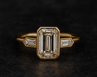 Moissanite Gelbgold Finish Smaragd Cut Lünette Ring, Klassische Verlobungsring Hochzeitsschmuck, Vintage inspirierte Geschenk für Sie