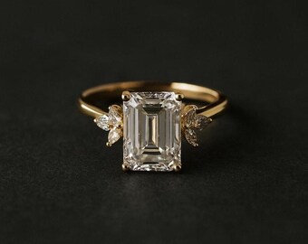 Minimalistischer Moissanite Diamantversprechensring mit Smaragdschliff und Gelbgold-Finish-Band, Zarte Fassung, Geschenk für Mama, Hochzeitsschmuck