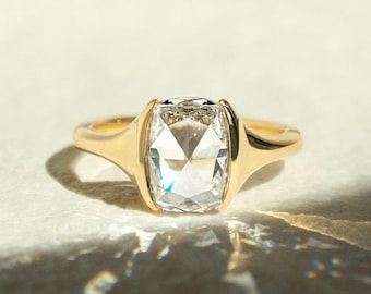Moissanite Diamant Statement Ring in Kissenschliff in Gelbgold-Finish, Lünette Fassung, stilvolles Jubiläum Schmuck Geschenk für Frauen