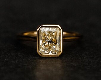 Smaragdschliff Moissanite Diamant Gelbgold Finish Versprechen Ring, Lünette Set, Minimalist Jubiläum Schmuck Geschenk für Sie