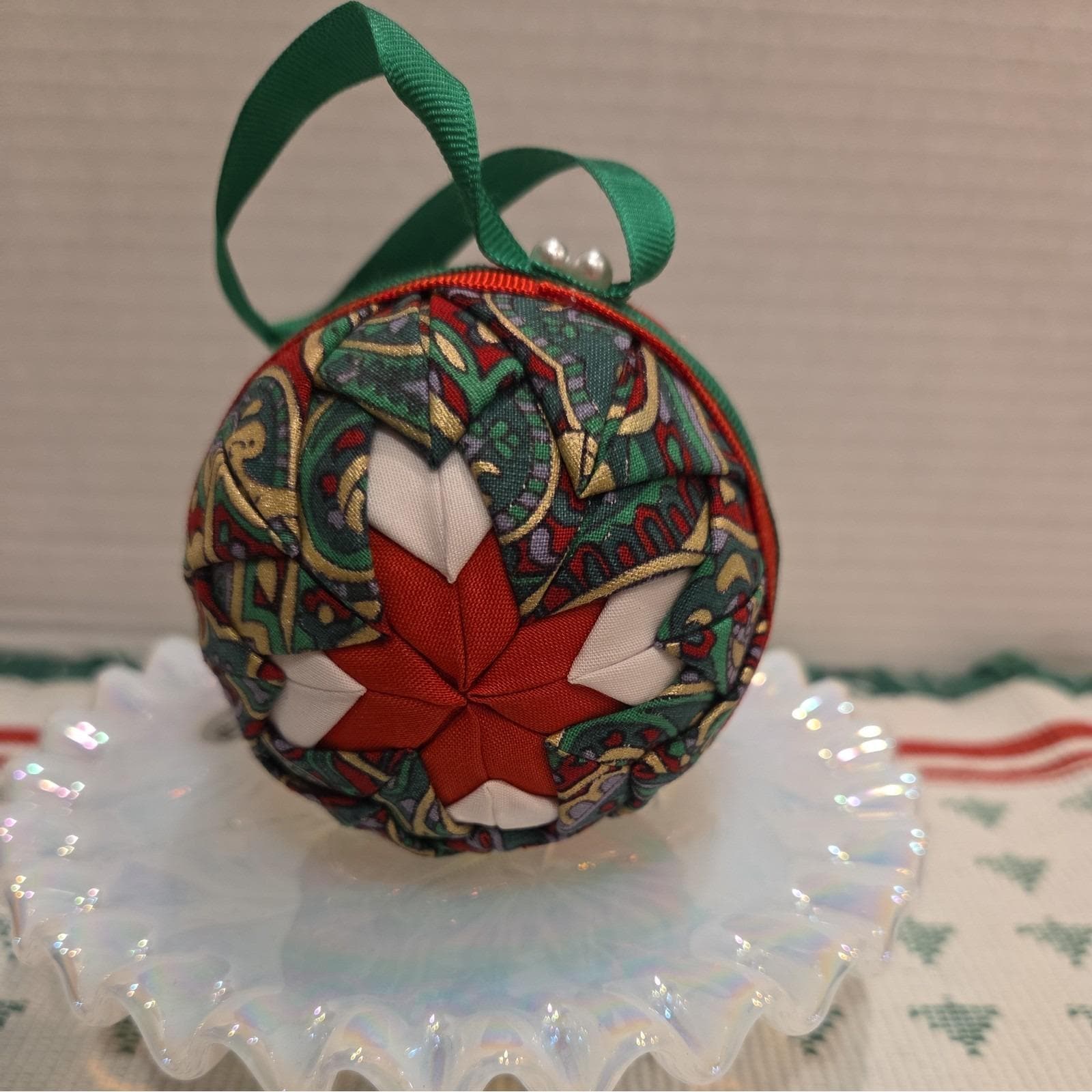 Vintage Quilted Christmas Ornaments Ball - Etsy display picture 1