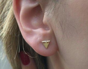 14K Solid Gold Dreieck Ohrstecker: Minimalistischer Pyramiden Schmuck