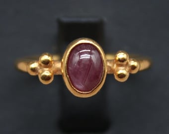 スタールビーリング - 18金ゴールドヴェルメイユの天然カボションルビー、ハンドメイド925シルバージュエリーギフト、ホリデーギフト