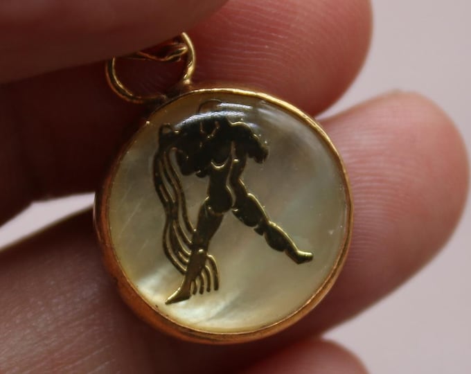 Aquarius Zodiac Pendant in Mother of Pearl and 925 Sterling Silver Gold Plated – Celestial Horoscope Jewelry, Gift for Astrology Lovers